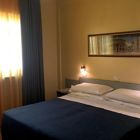 Hotel Ping Pong Ostie Extérieur photo
