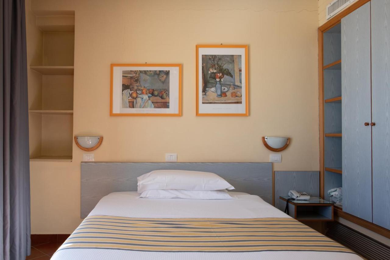 Hotel Ping Pong Ostie Extérieur photo