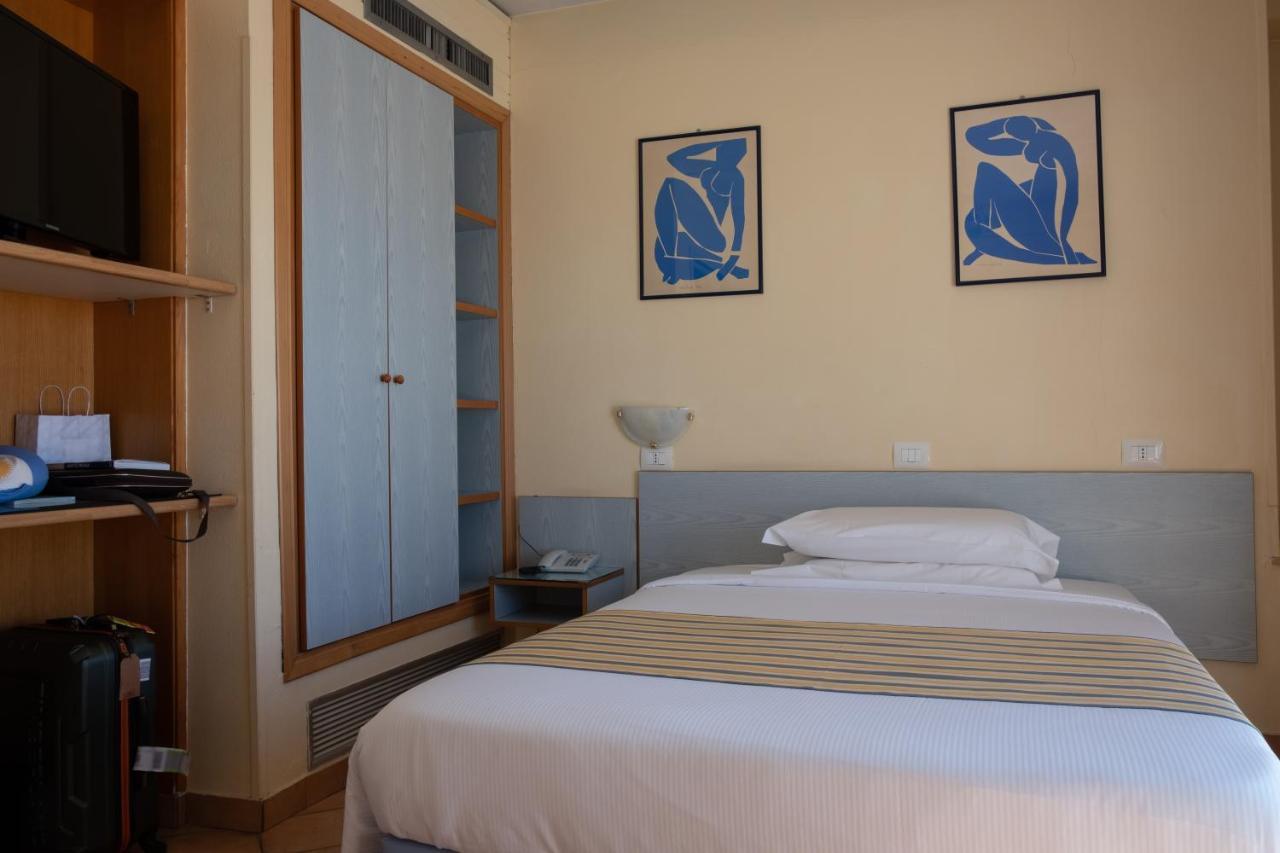 Hotel Ping Pong Ostie Extérieur photo