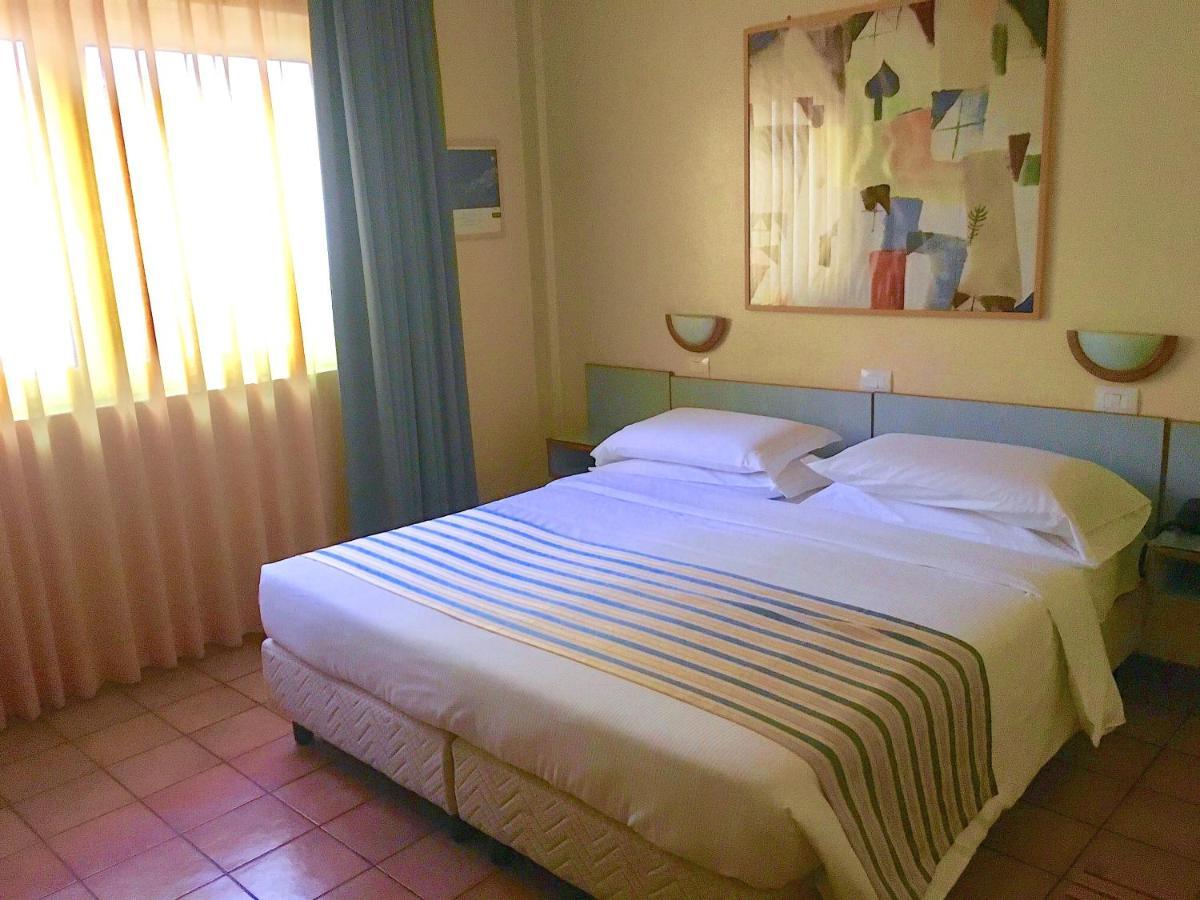 Hotel Ping Pong Ostie Extérieur photo